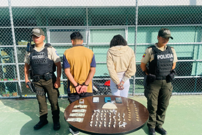 Operativos antidrogas en Quito permitieron la aprehensión de dos ciudadanos por el presunto delito de microtráfico.