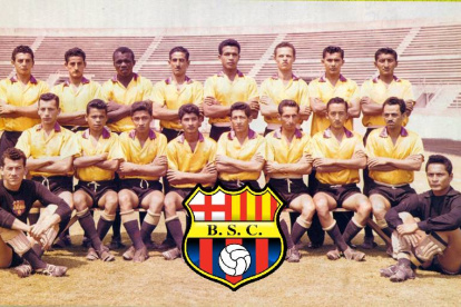 La plantilla de Barcelona, conformada por solo jugadores ecuatorianos, que ganó la primera estrella.
