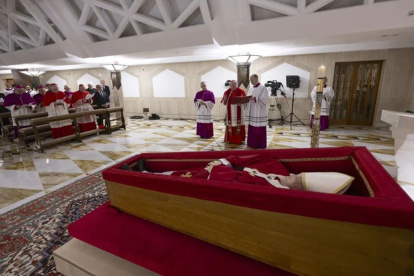 El cuerpo del papa Francisco se encuentra en la Casa de Santa Marta.