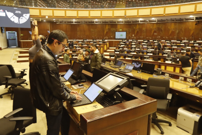 El personal de la Asamblea realizó las pruebas de los nuevos equipos.