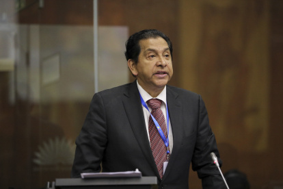 Lucio Gutiérrez fue denunciado por Elsa Guerra tras el cruce que mantuvieron en el debate de los candidatos a asambleístas nacionales de 2025.