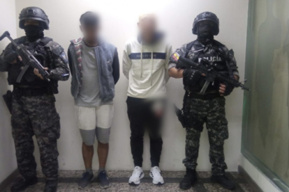 Dos personas fueron detenidas por el presunto delito de tenencia y expendio de sustancias sujetas a fiscalización en el sector de Toctiuco