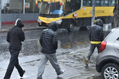 Intensas lluvias se registran en Quito la mañana y tarde de este 24 de abril del 2025