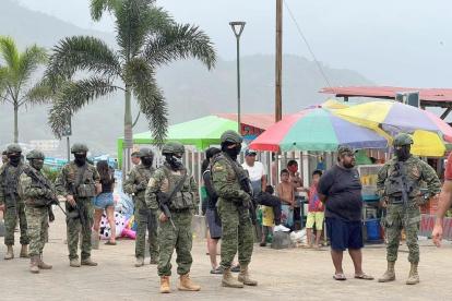 Uno de los controles en las playas de la provincia de Esmeraldas.