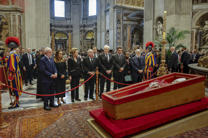 Autoridades brasileras presentes en el velatorio del papa Francisco en la Basílica de San Pedro