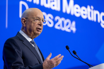 Klaus Schwab es economista y empresario alemán, que creó en 1971 el Foro de Davos, en Suiza.