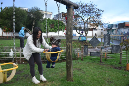 Romina visita el parque ubicado en La Floresta con frecuencia. Hay espacios para cambiar al bebé.