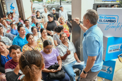 Un grupo de agricultores de Samborondón que cobraron el Bono Agrícola Solidario.