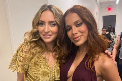 MIrella Cesa junto a Anitta.