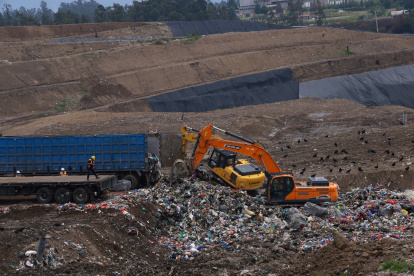 Relleno . El Inga recibe a diario 2.200 toneladas de basura que se generan en el Distrito.