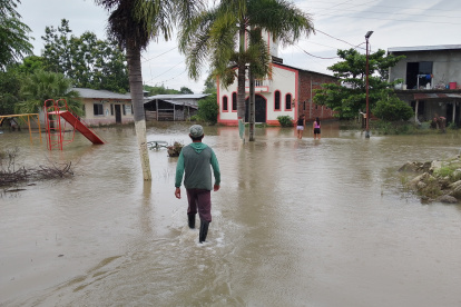 Así está el parque e iglesia de Colimes