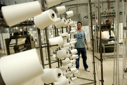 Los aranceles no solo presionarán más los precios de los productos, hay riesgo de que baje la demanda.