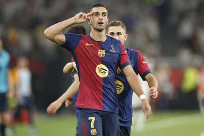 El delantero del FC Barcelona, Ferrán Torres, celebra el segundo gol del equipo. Al final fue escogido como el mejor jugador de la final.