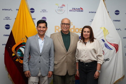 Jorge Delgado (c) ya anunció a Jefferson Pérez como primer vicepresidente y Lorena Arroyo, segunda vicepresidenta.