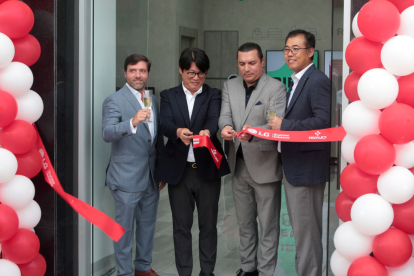 Daniel Cotarelo, Salomon Kim, Alberto Falconí y Jason Jung.