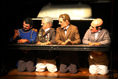 El humor de Arawa tiene influencias de Haciendo cola, de Pedro Saad, y la popularidad de juglar.