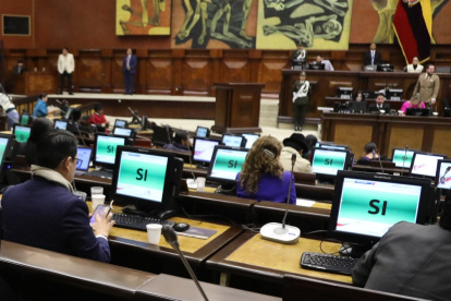 Con 103 votos a favor, el Pleno de la Asamblea aprobó llevar a juicio político a la exsuperintendenta Margarita Hernández.
