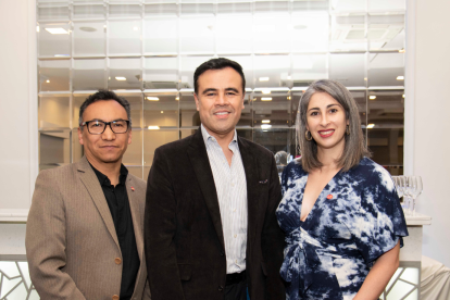 Quito. Edwin Rincón (c), delegado comercial Ecuador, junto a Diego Trujillo y María Fernanda Henríquez, account managers Quito.