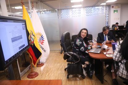 La correísta Gissela Garzón preside la mesa ocasional sobre la reforma de las bases militares extranjeras.