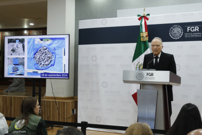 El fiscal general de la república de México, Alejandro Gertz Manero, habla durante una rueda de prensa en la Ciudad de México
