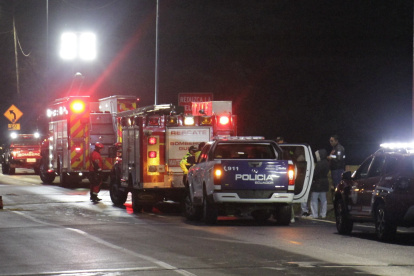 Hecho. Bomberos y Policía acudieron al lugar para rescatar a las víctimas