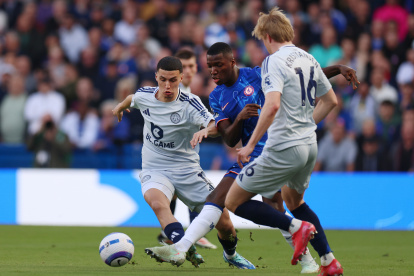 Moises Caicedo (c) es uno de los líderes del Chelsea.