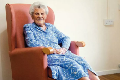 Ethel Caterham, residente de Surrey, Inglaterra, ha sido reconocida como la mujer viva más longeva.