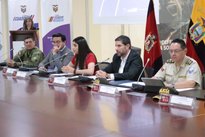 Las autoridades indican en rueda de prensa los detalles y operativos que se realizarán durante este feriado.