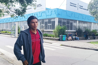 Gabriel Sumpinanch es el padre de uno de los niños que fue trasladado al Hospital Vicente Corral Moscoso.