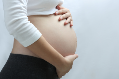 El Bono 1000 Días brinda apoyo económico durante el embarazo y los primeros años de vida del niño o niña.