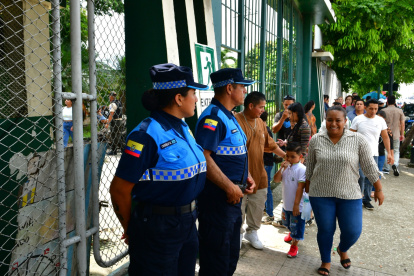 Agentes de control estarán afuera de los planteles.