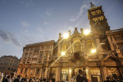 Portada principal de la Basílica Santa María la Mayor de Roma. Celebración del Corpus Domini, con el Papa Francisco.