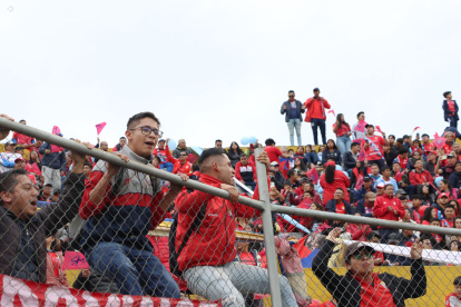 La hinchada de El Nacional durante un encuentro de la LigaPro.