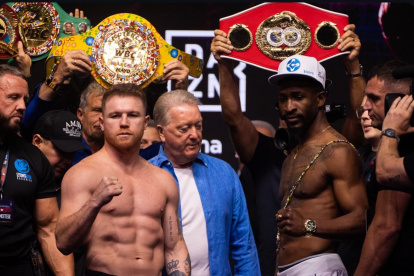 Canelo Álvarez enfrentará a William Scull.