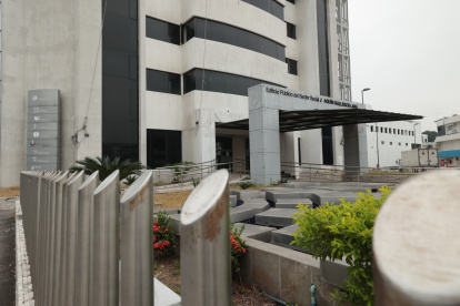 En el edificio Macro alguna vez funcionarios dependencias del Gobierno central.