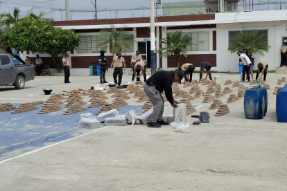 Estos eran los paquetes con cocaína que se pretendían llevar por vía marítima a México.