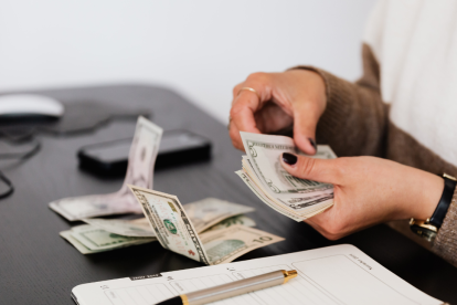 Calendario para el cobro de bonos en Ecuador.