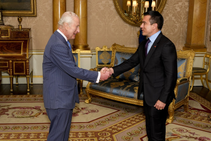 El rey Carlos III recibió al presidente Daniel Noboa en el  Palacio de Buckingham.