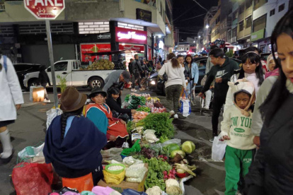 Situación. Los comerciantes ocupan parte del espacio público