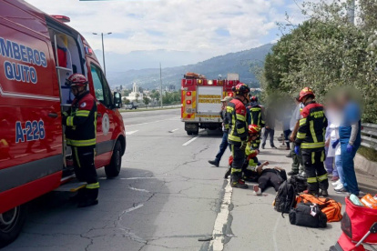 Por el siniestro de tránsito se cerró el carril derecho de la vía, en sentido Quito-Aeropuerto.