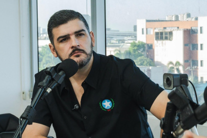 El alcalde de Guayaquil, Aquiles Álvarez, se refirió al triunfo de Daniel Noboa una vez más. Esta vez lo hizo durante su enlace radial semanal.