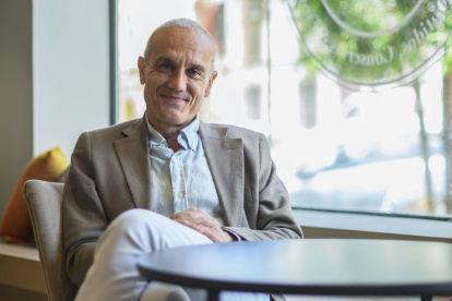 La sociedad actual está obsesionada “no por llegar bien a la vejez, sino por no envejecer”, según dice en una entrevista con EFE el especialista en medicina de estilo de vida Rafael Guzmán