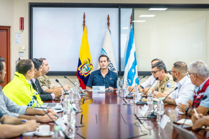 El Consejo cantonal sesionó con presencia de Policía y Fuerzas Armadas.