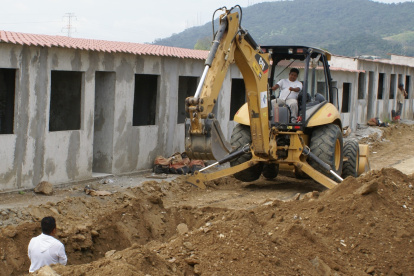 El sector de la construcción en Ecuador se mantiene estancado por la crisis y otros factores.