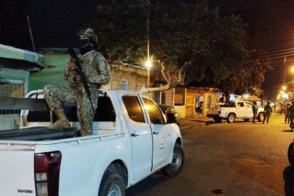 Los menores sospechosos fueron aprehendidos por el asesinato del sargento Domingo Abdón Reasco en Guayaquil.