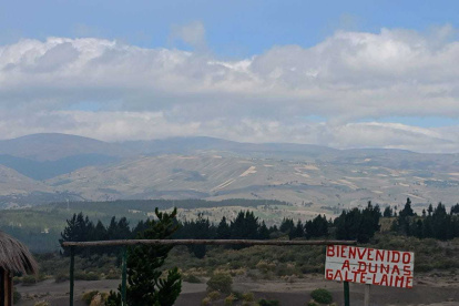 Los comuneros organizan caminatas, comparten comida tradicional, explican la cosmovisión andina.