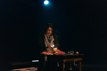 La muestra revisa las historias de la bisabuela, abuela y madre de la actriz Daysi Sánchez.