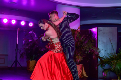 Los bailarines, Eugenio Chernov e Inna Kostyuchenko.