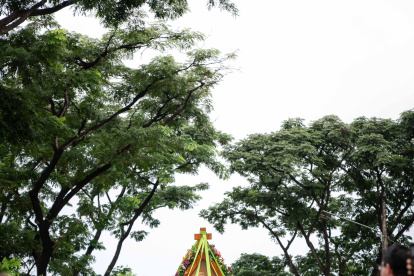 Cientos de fieles se congregaron por la Virgen.