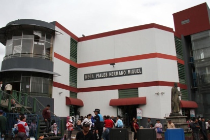 Comerciantes populares de Quito serán propietarios de sus locales gracias a ordenanza.